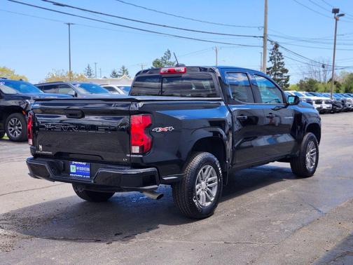 Black 2024 Chevrolet Colorado LT