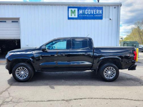 Black 2024 Chevrolet Colorado LT
