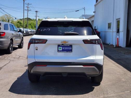 Summit White 2026 Chevrolet Equinox 1LT