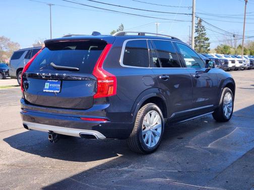 Blue 2019 Volvo XC90 T6 Momentum