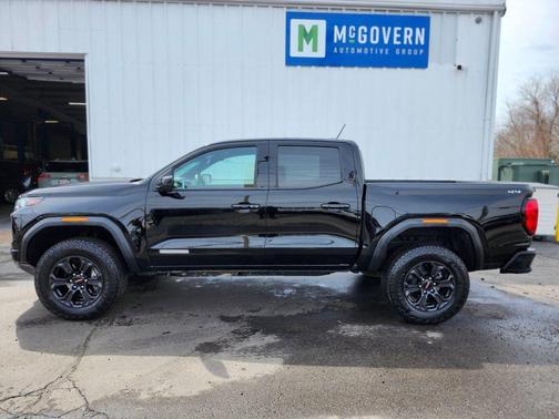 Onyx Black 2025 GMC Canyon Elevation