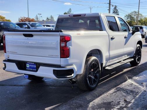 2022 Chevrolet Silverado 1500 Custom