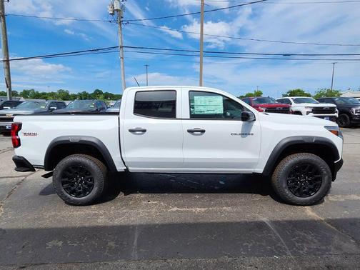 Summit White 2026 Chevrolet Colorado Trail Boss