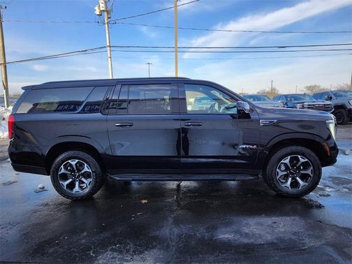 2025 GMC Yukon XL AT4 4WD