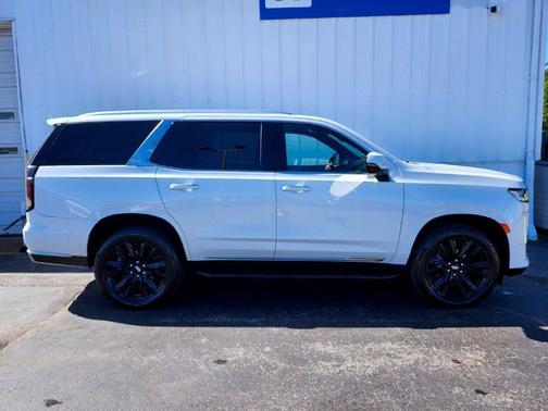 Crystal White Tricoat 2022 Cadillac Escalade Luxury