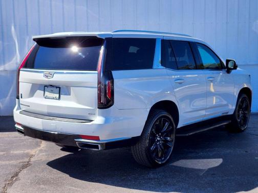 Crystal White Tricoat 2022 Cadillac Escalade Luxury