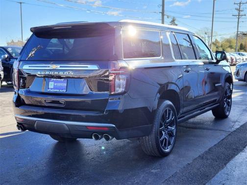 2023 Chevrolet Suburban 4WD High Country