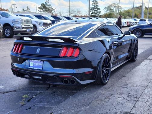 2016 Ford Shelby GT350 Base