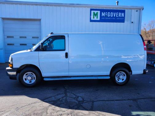 Summit White 2024 Chevrolet Express 2500 RWD 2500 Regular Wheelbase WT