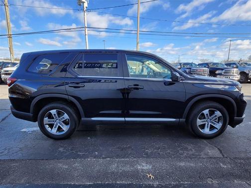 2023 Honda Pilot AWD EX-L 8 Passenger