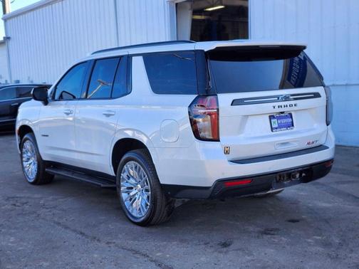 Iridescent Pearl Tricoat 2023 Chevrolet Tahoe RST