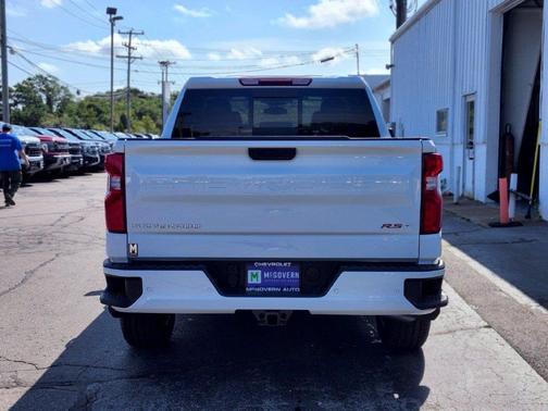 Summit White 2026 Chevrolet Silverado 1500 RST
