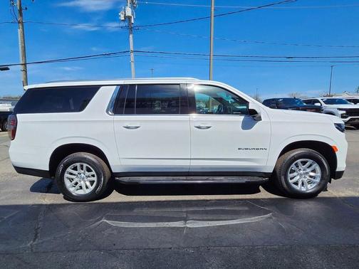 Summit White 2024 Chevrolet Suburban LT