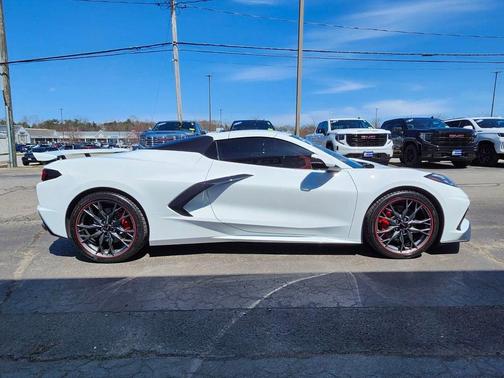 Arctic White 2025 Chevrolet Corvette Stingray w/3LT
