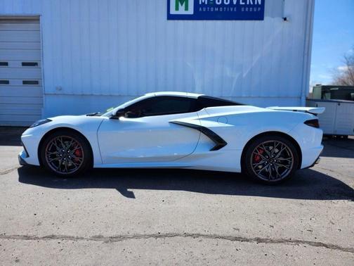 Arctic White 2025 Chevrolet Corvette Stingray w/3LT
