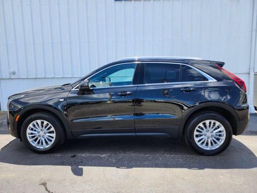 Stellar Black Metallic 2024 Cadillac XT4 Luxury