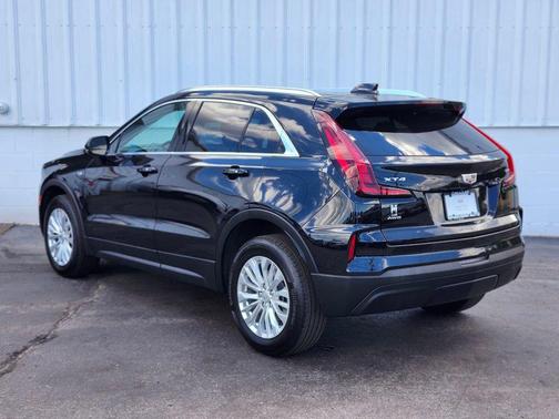 Stellar Black Metallic 2024 Cadillac XT4 Luxury