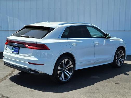 2022 Audi Q8 55 Prestige