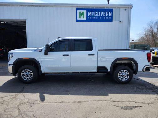Summit White 2024 GMC Sierra 2500 Pro