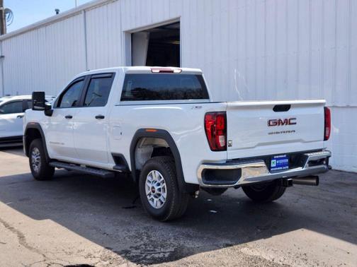 Summit White 2024 GMC Sierra 2500 Pro