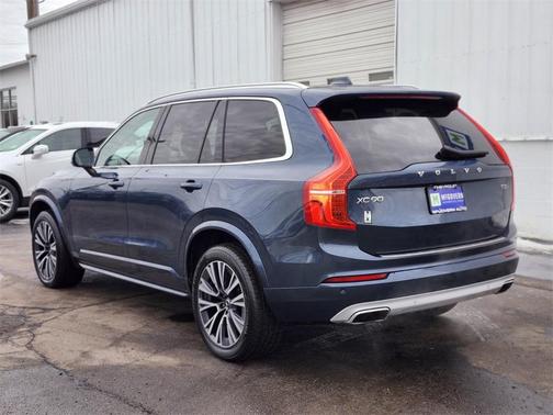2021 Volvo XC90 T5 Momentum