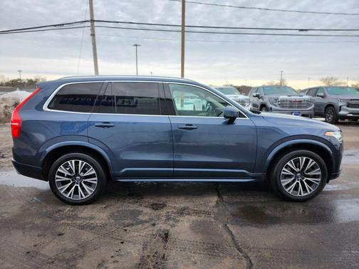 Denim Blue Metallic 2021 Volvo XC90 T5 Momentum
