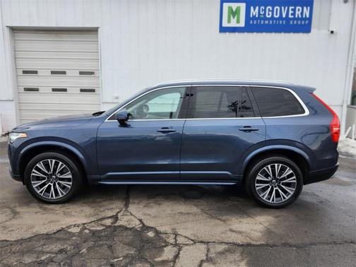 2021 Volvo XC90 T5 Momentum