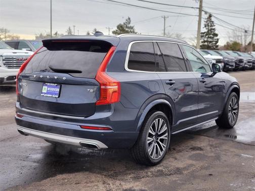 2021 Volvo XC90 T5 Momentum