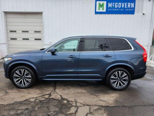 Denim Blue Metallic 2021 Volvo XC90 T5 Momentum