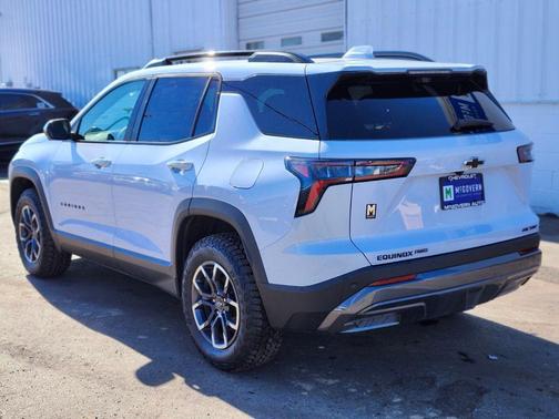Polar White Tricoat 2026 Chevrolet Equinox AWD ACTIV