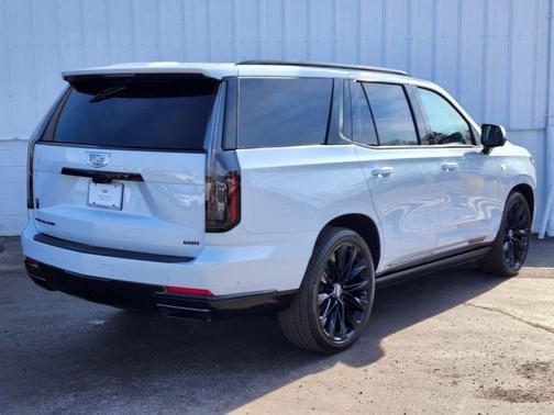 Vibrant White Tricoat 2026 Cadillac Escalade Sport Platinum