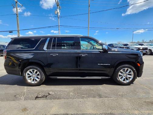 Black 2023 Chevrolet Suburban Premier