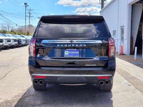 Black 2023 Chevrolet Suburban Premier