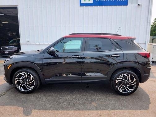Mosaic Black Metallic 2026 Chevrolet Trailblazer RS