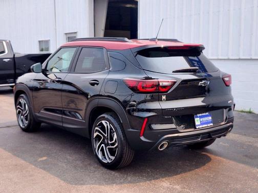 Mosaic Black Metallic 2026 Chevrolet Trailblazer RS