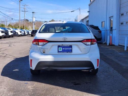 Wind Chill Pearl 2024 Toyota Corolla LE