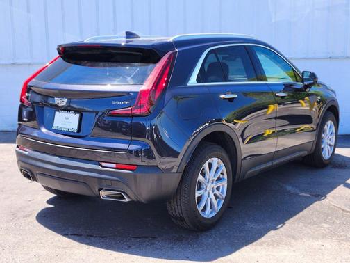 Galactic Gray Metallic 2022 Cadillac XT4 Luxury