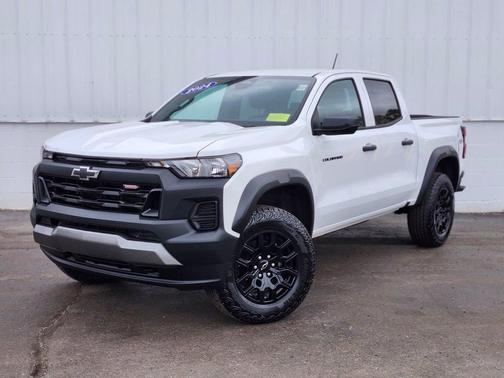 Summit White 2024 Chevrolet Colorado Trail Boss
