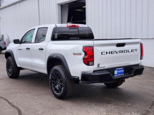 Summit White 2024 Chevrolet Colorado Trail Boss