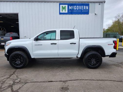 Summit White 2024 Chevrolet Colorado Trail Boss