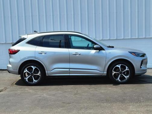 2023 Ford Escape ST-Line Elite