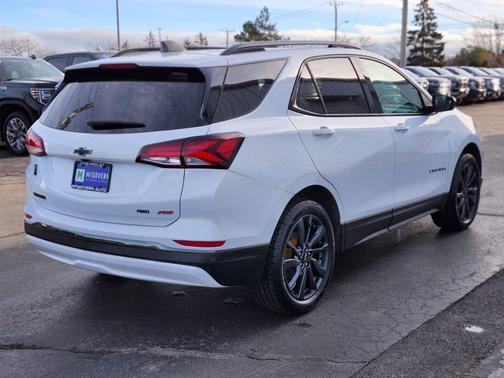 Summit White 2022 Chevrolet Equinox AWD RS