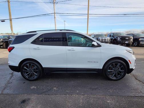 Summit White 2022 Chevrolet Equinox AWD RS