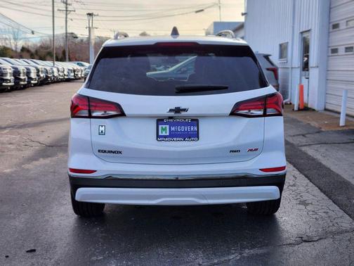 Summit White 2022 Chevrolet Equinox AWD RS