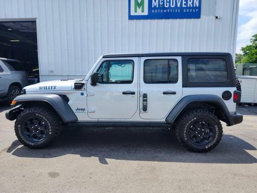 Silver Zynith Clearcoat 2023 Jeep Wrangler 4xe Base
