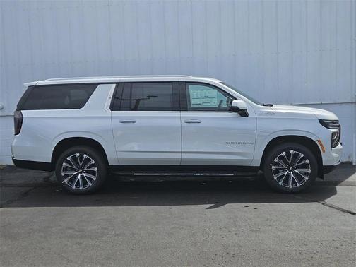 2025 Chevrolet Suburban 4WD High Country