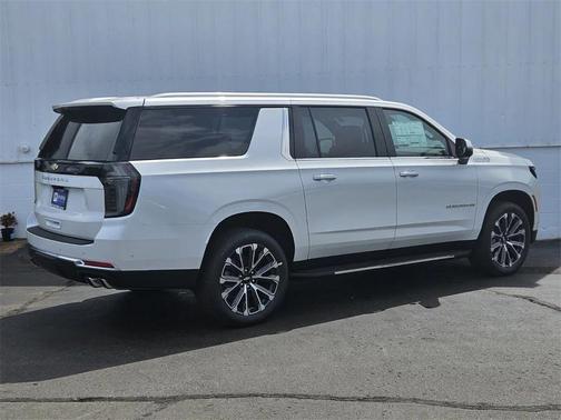 2025 Chevrolet Suburban 4WD High Country