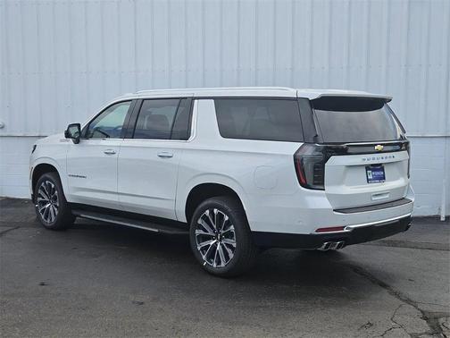2025 Chevrolet Suburban 4WD High Country