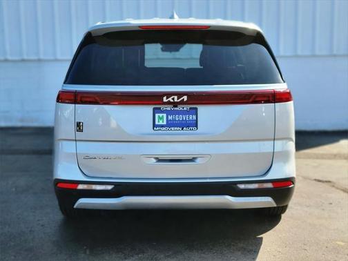 2022 Kia Carnival LX