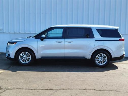 2022 Kia Carnival LX